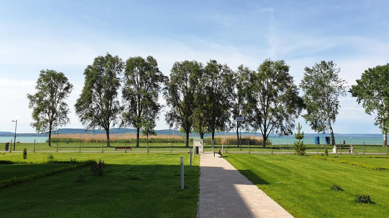 Lelle Resort B21 Balatonlelle Exterior foto